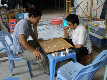 象棋可能已经成了越南文化的一部分，还记得当年的IG我们血战越南队。。。 呵呵 ^_^